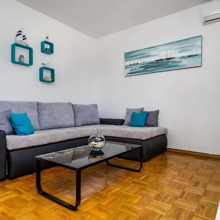Family Friendly House With A Swimming Pool Primorski Dolac, Zagora - 22653 Tatil Evi *